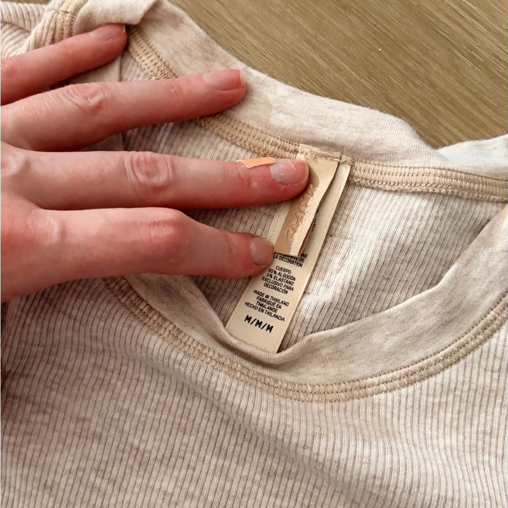 Skims Short Sleeved Tee - Picture 3 of 4